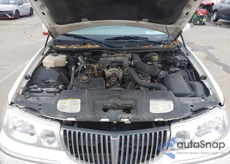 2000 Lincoln Town Car Cartier из США, поврежденный, VIN 1LNHM83W7YY867281